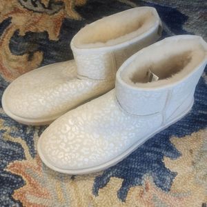 Ugg white leopard print size 9